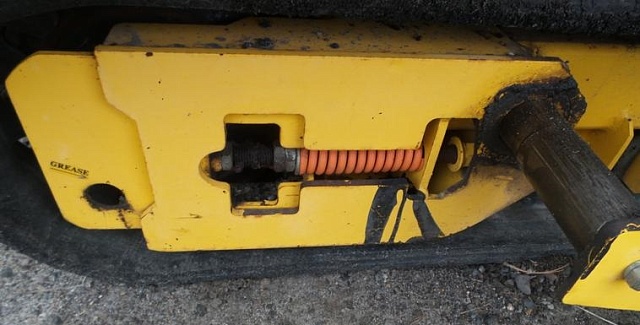 Мини укладчик асфальта на гусеничном ходу TP411